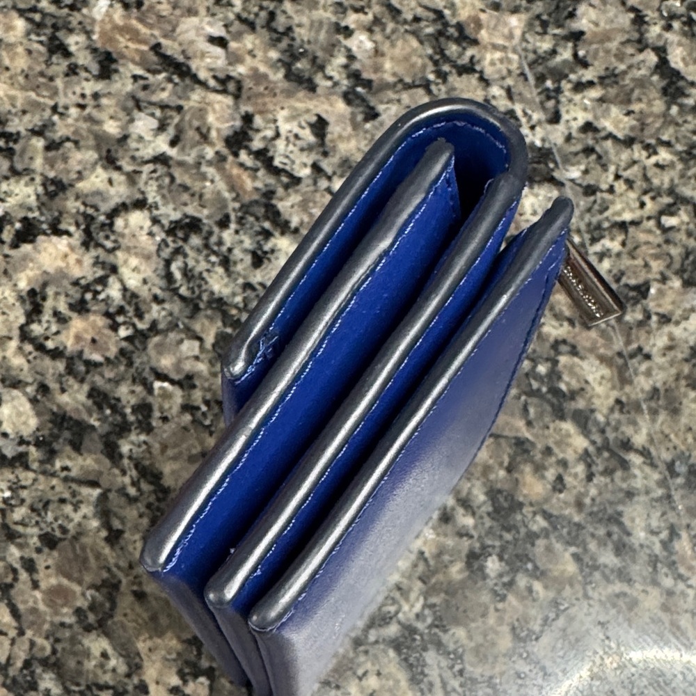 Michael Kors Cece Cobalt Blue Card Wallet with Silver Clasp EUC - Picture 5 of 15